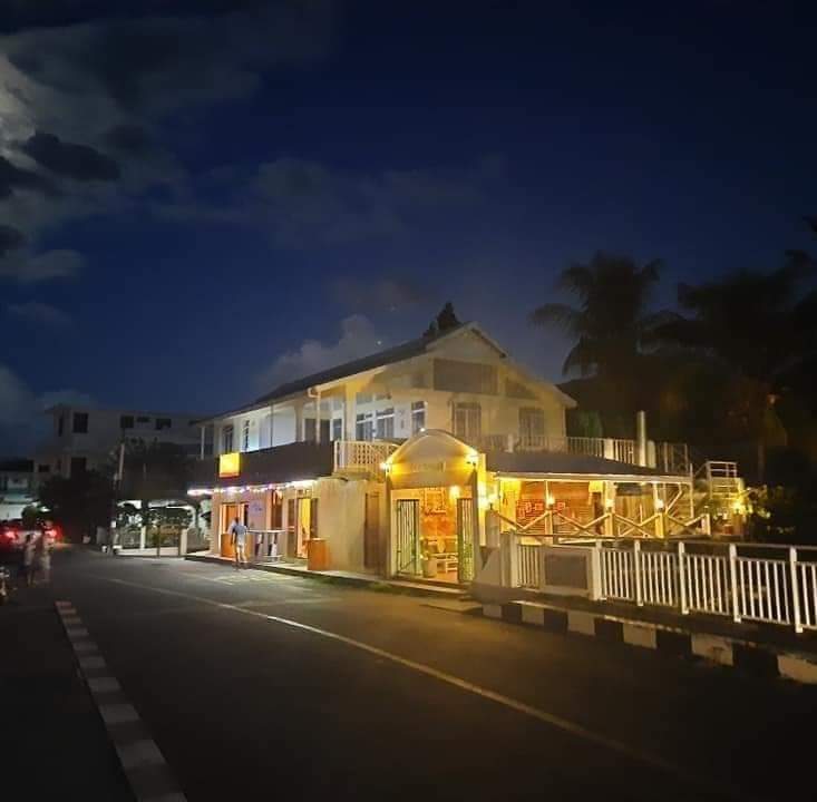 La Plage Resto Bar
