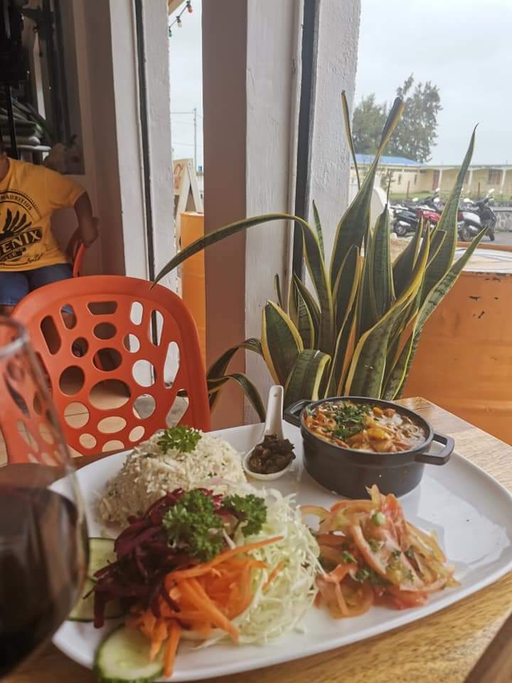 La Plage Resto Bar